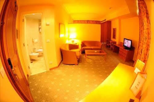 Promenade Hotel Zalqa Экстерьер фото